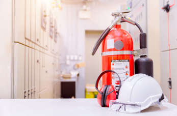Bezpieczeństwo i higiena pracy oraz ochrona przeciwpożarowa - niezbędne szkolenia na każdym stanowisku pracy