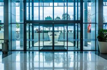 Zapobieganie awariom drzwi automatycznych - pomoże PHU BIS