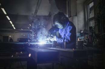 Spawanie aluminium – dlaczego precyzja jest kluczowa? | Regemet Serwis Samochodowy