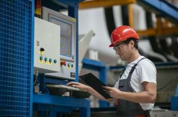 Serwis maszyn – jak dbać o sprawność maszyn w zakładzie przemysłowym? Wimns Seliwiak Włodzimierz