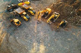 Prace ziemne i odwodnienie w budowie dróg dojazdowych