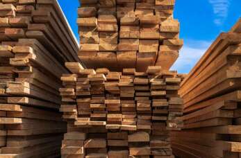 Drewno z tartaku – idealny wybór do budownictwa