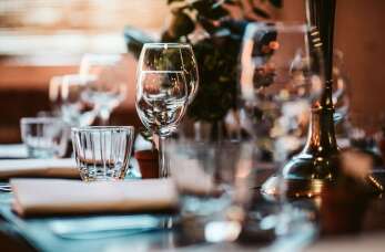 Kieliszki vintage – elegancja i nostalgia w Twoim domu