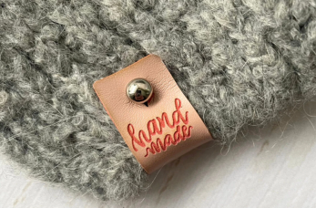 Metki w rękodziele – klucz do sukcesu sprzedażowego