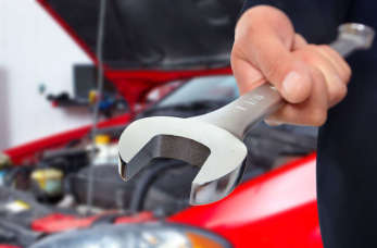 Dlaczego warto naprawiać samochód w autoryzowanym serwisie? Wyjaśniamy!