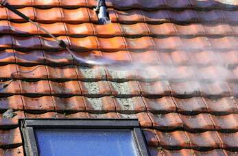 Czyszczenie dachów w Radowicach – Badi Robert Badecki