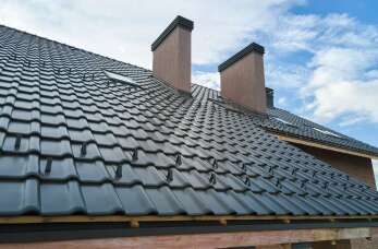 Wybór pokrycia dachowego – kluczowe informacje