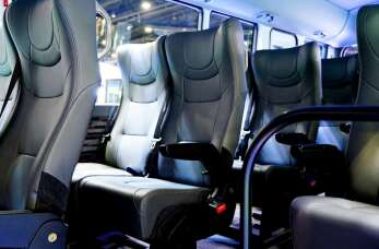 Wynajem busa na wesele – komfort i bezpieczeństwo