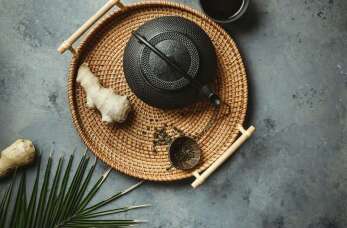 Biała herbata – historia, tradycje i nowoczesność