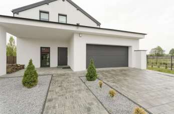 Nowoczesne bramy garażowe – estetyka i funkcjonalność