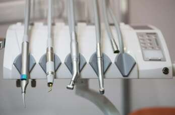 Piaskowanie zębów – nowoczesne metody stomatologiczne