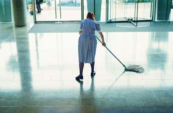 Na czym polega sprzątanie galerii handlowych?