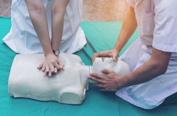 Obowiązkowe szkolenia BHP – jak je zorganizować?