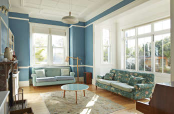 Dlaczego warto postawić na meble wypoczynkowe tapicerowane? Poznaj 3 powody