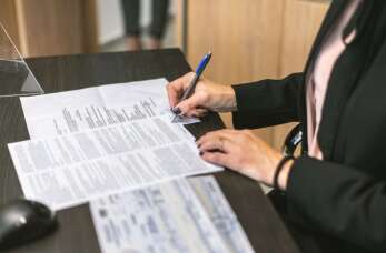 Jak przygotować dokumenty do rejestracji spółki, żeby wniosek do KRS nie wrócił
